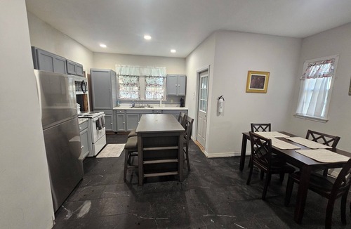 Greenwood House | Charming 3-bedroom house in serene Greenwood with WiFi, AC
