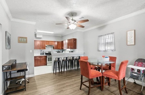 Groves House | Charming 3-Bedroom Home in Groves