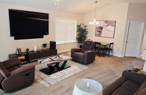 Foley House | Charming 3-bedroom house with a home gym in a superb Foley location.