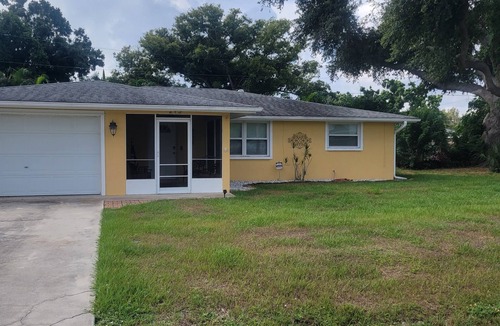South Venice House | Charming 3-bedroom house in quaint Venice with heated pool!