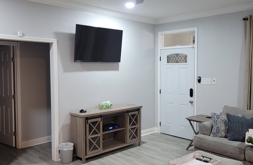 Faubourg Delassize House | Charming 3-bedroom private oasis 3 blocks from the main parade route