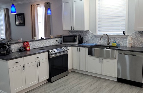 Faubourg Delassize House | Charming 3-bedroom private oasis 3 blocks from the main parade route