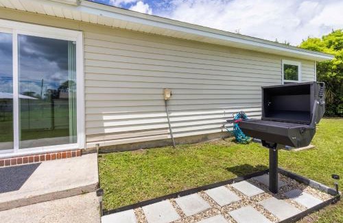 Sherwood House | Charming 3BR Home with Free Parking & Game Room