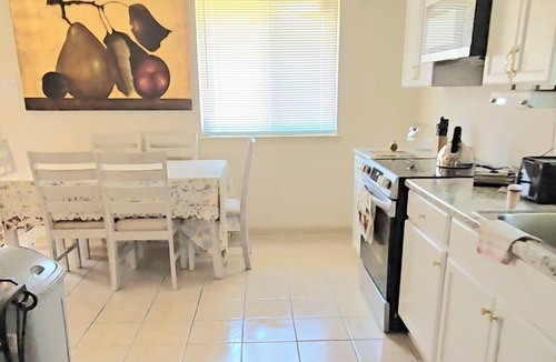Crown Point House | Charming 4-bedroom house with AC and private fenced backyard in Marrero, LA