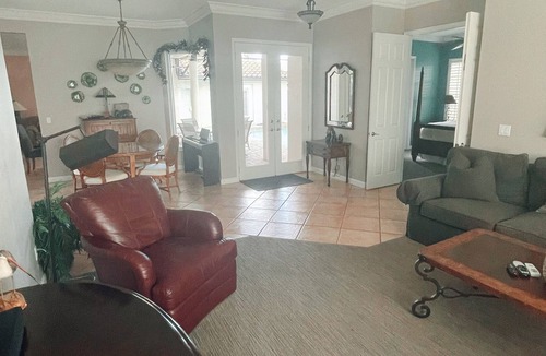 Kings Lake House | Charming 4 Bedroom House in Beautiful Naples