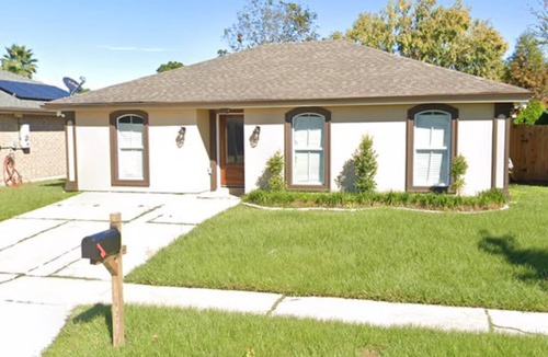 Little Woods House | Charming 4-bedroom house in New Orleans Subdivision with WiFi, AC, & security.