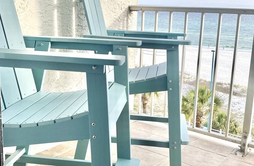 Panama City Beach Condo | ☀️Charming BEACHFRONT on the 6th floor. Sleeps 6. Includes beach chairs!☀️ #628