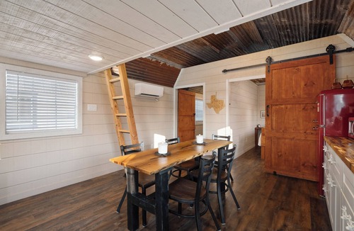 Mart Cabin | Charming Cabin in the Country, 25 mins from Waco, Texas