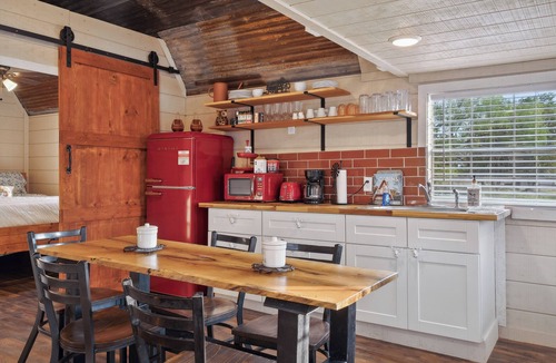 Mart Cabin | Charming Cabin in the Country, 25 mins from Waco, Texas