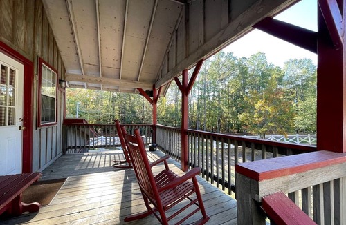 Zwolle Cabin | Charming Cabin with Scenic Wooded Views near Zwolle, Louisiana