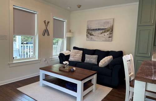 Ocean Springs Cottage | Charming Coastal 2-bedroom Cottage with WiFi, AC in Downtown Ocean Springs