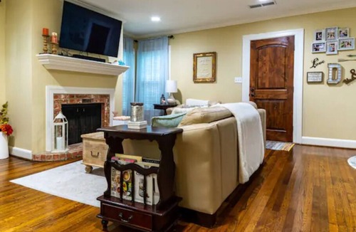 Beaumont House | Charming Cottage 2BR/1BA in Beaumont, TX