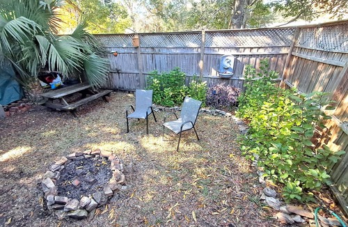 Apalachicola House | Charming Cottage in Historic District
