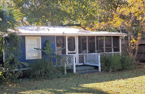 Apalachicola House | Charming Cottage in Historic District