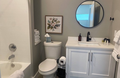 Mount Vernon Cottage | Charming cottage in downtown Mount Vernon!
