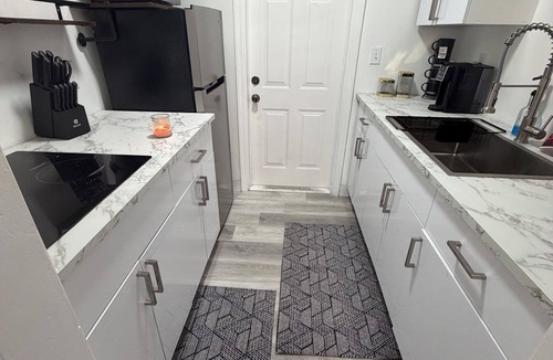 Coral Way Cottage | Charming cottage in delightful Miami perfect for your getaway