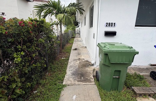 Coral Way Cottage | Charming cottage in delightful Miami perfect for your getaway