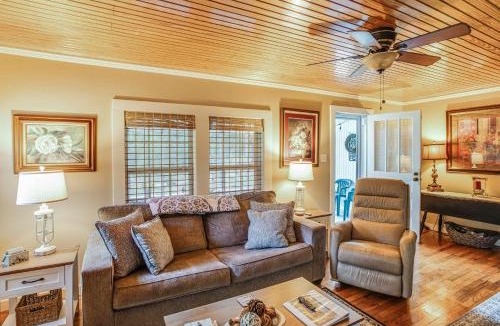 Oxford House | Charming Country Home w/Yard - 14 Mi to Ole Miss!