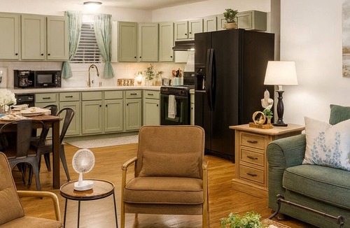 Marksville House | Charming Escape - Beautiful 3BR - Sleeps 10