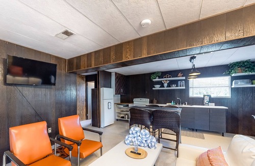 Carrabelle House | Charming home near the beach with retro vibe and high-speed WiFi - dogs welcome