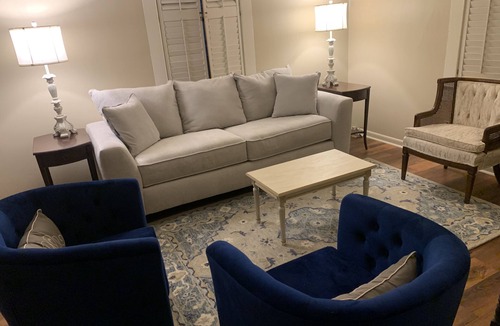 Scott House | Charming House in Downtown Scott