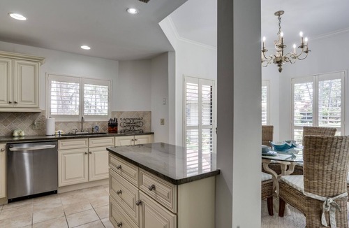 Miramar Beach House | Charming Lakeside Cottage On Lake*Close To Pool*Cart To Beach & Baytowne Village