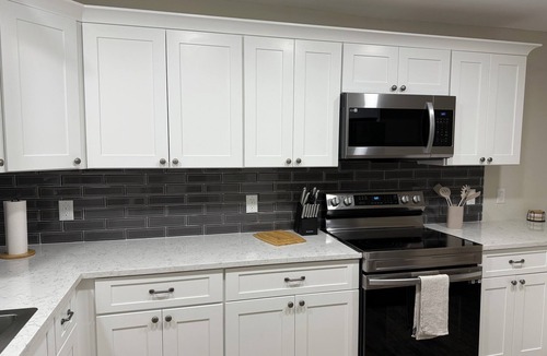 Lumberton House | Charming Newly Renovated 2BR Farmhouse on 1 acre with Covered Parking and Wi-Fi.