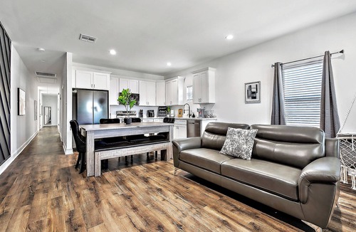 Marlyville - Fontainebleau Apartment | Charming NOLA Oasis