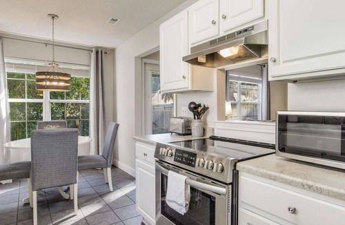 Ferry Pass House | Charming Pet friendly 3-bedroom house near UWF in Pensacola cozy fenced yard!