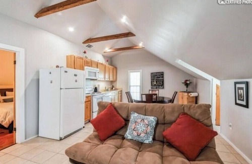 Faubourg Marigny Apartment | Charming quiet 1-bedroom apartment in a community near the french quarter