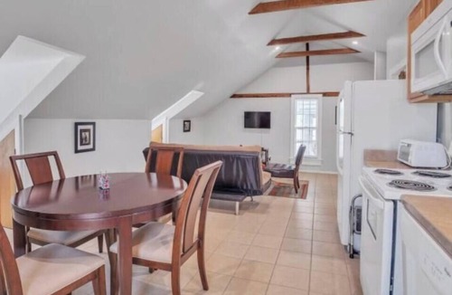 Faubourg Marigny Apartment | Charming quiet 1-bedroom apartment in a community near the french quarter