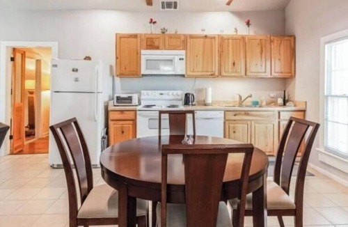 Faubourg Marigny Apartment | Charming quiet 1-bedroom apartment in a community near the french quarter
