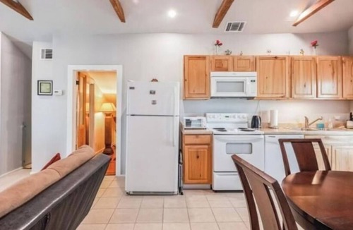 Faubourg Marigny Apartment | Charming quiet 1-bedroom apartment in a community near the french quarter