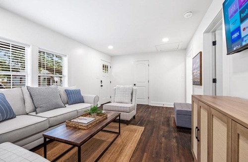 Lafayette House | Charming Saints Street Cottage