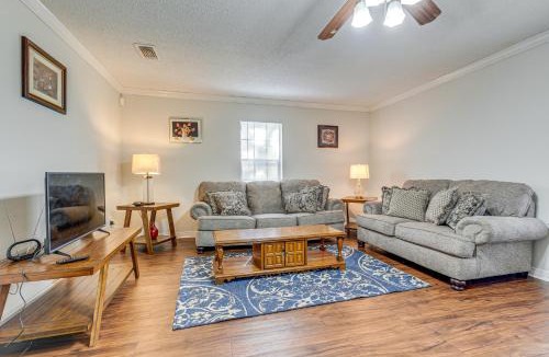 Satsuma House | Charming Satsuma Home ~ 14 Mi to Mobile!