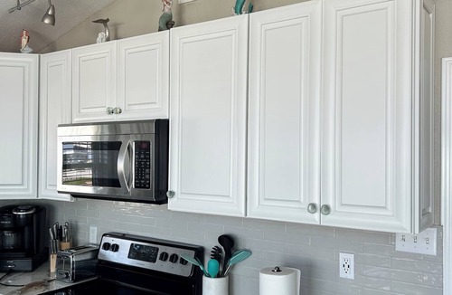 Jamaica Beach House | Charming Snowbird Rental with 3 bedrooms 2 Bathrooms in Jamaica Beach, TX