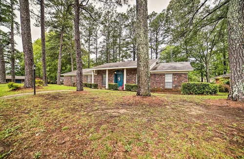 Starkville House | Charming Starkville House with Yard - 2 Mi to MSU!