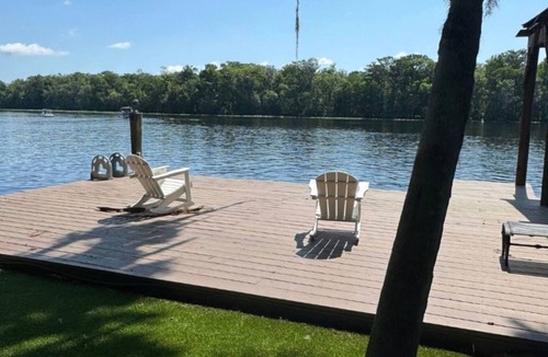 Astor Apartment | Charming studio in fabulous Astor with AC
