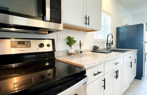 Downtown Fort Lauderdale Apartment | Charming studio with WiFi and AC in marvelous Fort Lauderdale