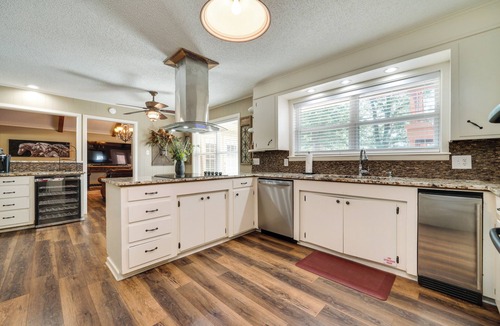 Redlick House | Charming Texarkana Home: Lake & Pool Access!