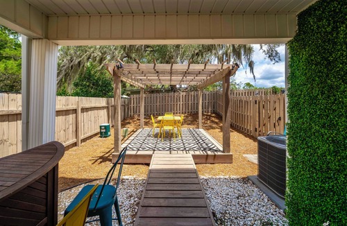 Panama City House | Charming townhome in Historic St. Andrews!