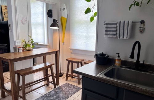 Algiers Point Apartment | Charming Two Bedroom - A Short Walk to the French Quarter Ferry