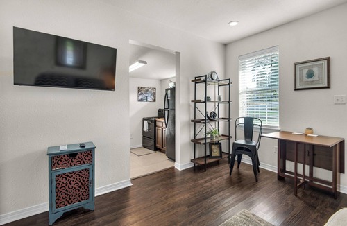East Pensacola Heights Villa | Charming villa steps from the water in beautiful Pensacola