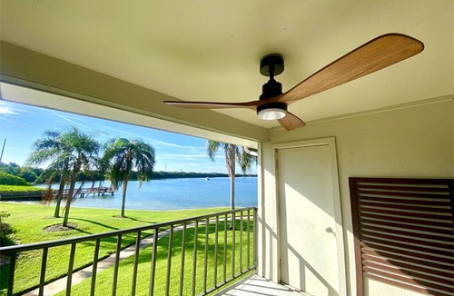 Palma del Mar Condo | Charming waterfront condo in exclusive Isla Del Sol, St. Pete- 2-bed 2-bath