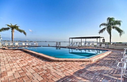 Palma del Mar Condo | Charming waterfront condo in exclusive Isla Del Sol, St. Pete- 2-bed 2-bath