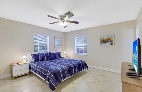 Marco Island House | Charming waterfront house w/ heated pool & direct boating access to Gulf