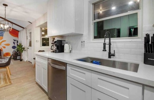 Garden Oaks House | Charming Zenith home-4BRs- amazing pool- mini golf - Houston I-610&US290