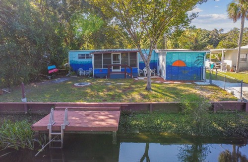 Weeki Wachee Gardens House | CHECK OUT THE RIVER