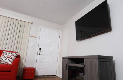 Tallahassee Apartment | Cheerful 2 Bedroom Townhouse