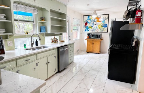 South Arlington House | Cheerful Home W/Private 15' Swim Spa, Big Fenced Yard, & Fire Pit